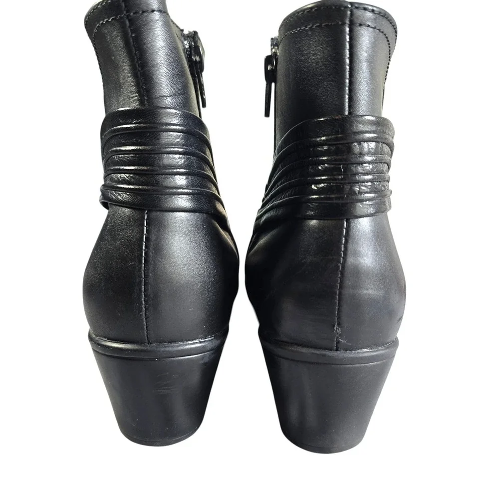 Clarks Leather Pleated Ankle Boots Womens Black Size 9M‎ Low Block Heel Comfort